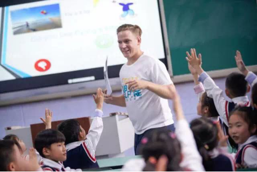 雅居樂樂活公益行，為孩子帶回一個更大的世界